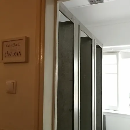 Hostel Castilho 63 & *