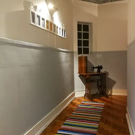 Hostel Castilho 63 & *