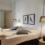 Hostel Castilho 63 &