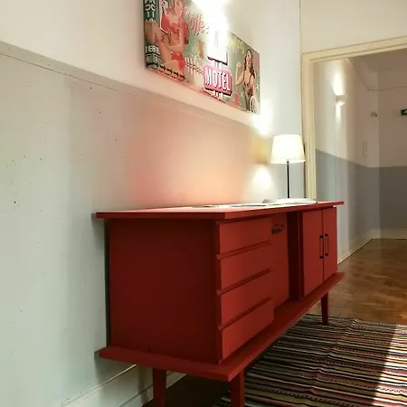 Castilho 63 Hostel *